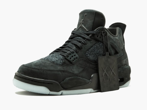入手困難！ジョーダンxカウズ コラボ AIR JORDAN 4 930155-001