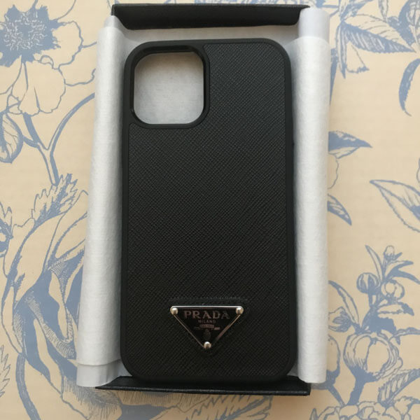 すぐ届く☆Prada (プラダ） サフィアーノレザー iPhone12 ケース