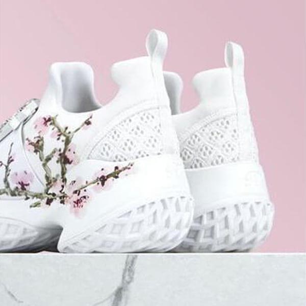 Roger Vivier 偽物 クリスタルバックル付き 花柄 Viv Run スニーカー 21030921