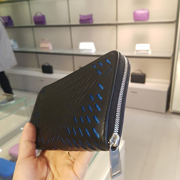 【送料関税込み】ボッテガヴェネタ ラウンドジップ 長財布573431 VBOY2 2113